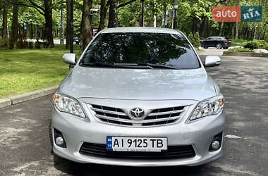 Седан Toyota Corolla 2010 в 