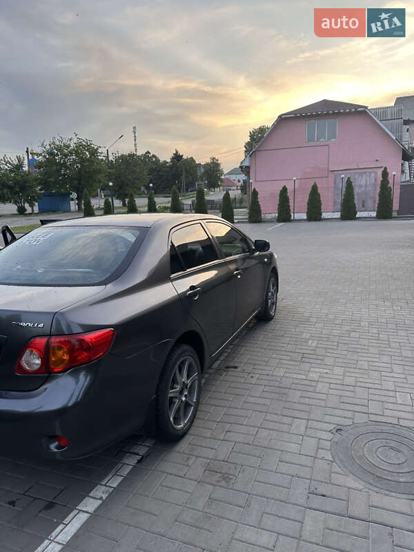 Седан Toyota Corolla 2008 в Лозовій
