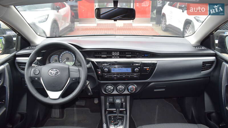 Седан Toyota Corolla 2014 в Житомире