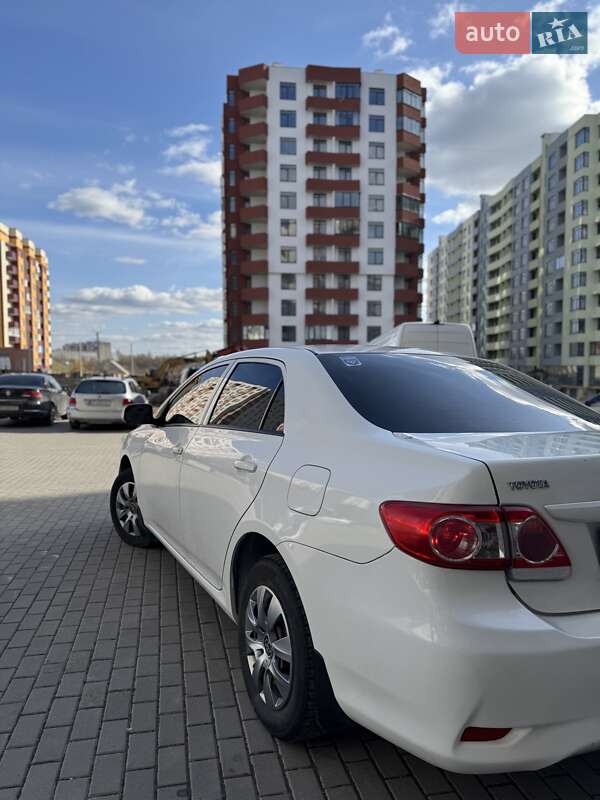 Седан Toyota Corolla 2011 в Тернополе