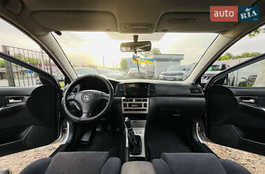 Хетчбек Toyota Corolla 2002 в 