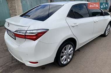 Седан Toyota Corolla 2017 в 