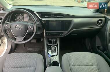 Седан Toyota Corolla 2017 в 