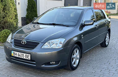 Хэтчбек Toyota Corolla 2003 в 