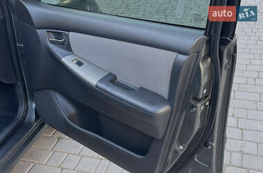 Хэтчбек Toyota Corolla 2003 в 