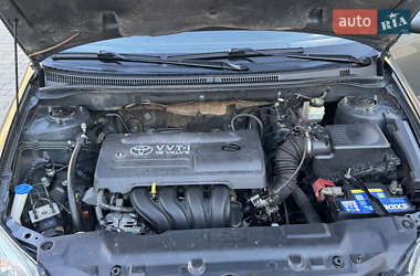 Хэтчбек Toyota Corolla 2003 в 