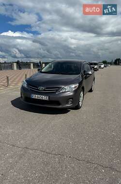 Седан Toyota Corolla 2010 в Киеве