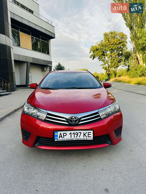 Седан Toyota Corolla 2013 в Запорожье