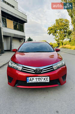 Седан Toyota Corolla 2013 в 