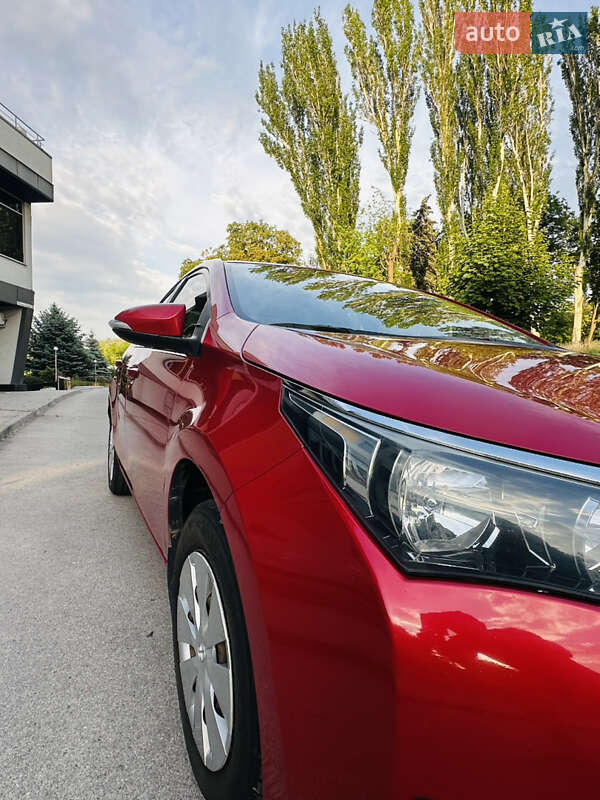 Седан Toyota Corolla 2013 в Запорожье