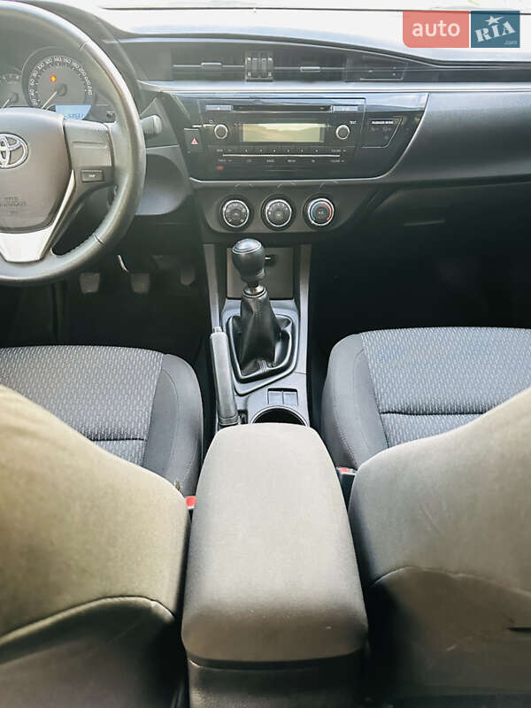 Седан Toyota Corolla 2013 в Запорожье