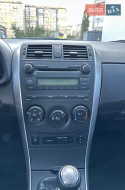 Седан Toyota Corolla 2012 в 