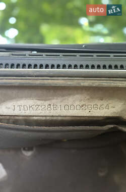 Хэтчбек Toyota Corolla 2003 в 
