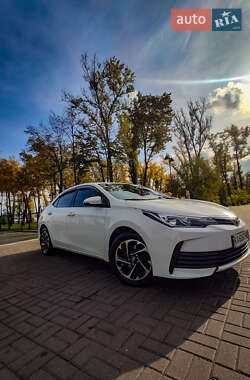 Седан Toyota Corolla 2018 в Києві