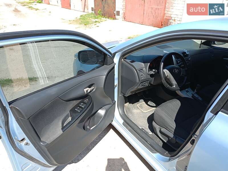 Седан Toyota Corolla 2007 в Чернигове