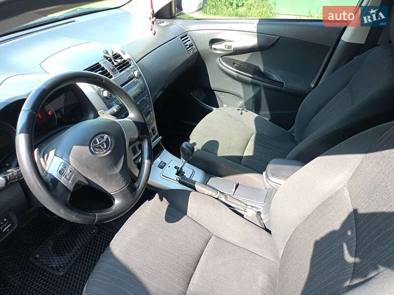 Седан Toyota Corolla 2007 в Чернигове