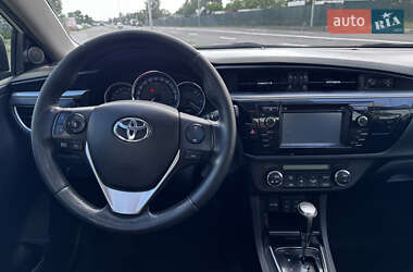 Седан Toyota Corolla 2013 в 