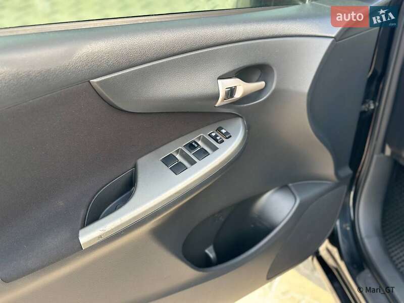 Седан Toyota Corolla 2007 в Дніпрі