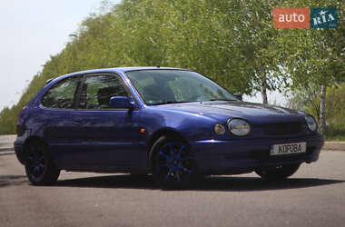 Хэтчбек Toyota Corolla 1998 в 