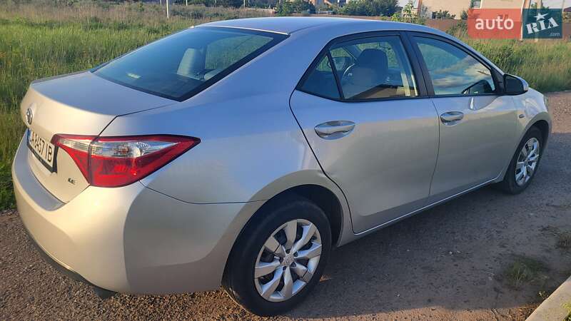 Седан Toyota Corolla 2016 в Черкасах