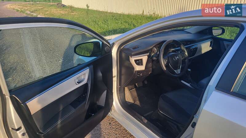 Седан Toyota Corolla 2016 в Черкасах