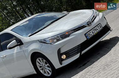 Седан Toyota Corolla 2018 в 