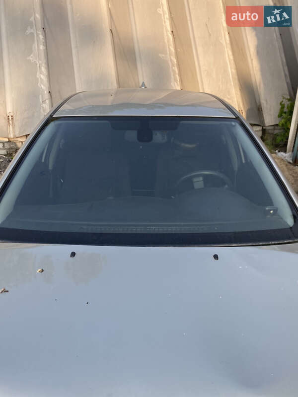Хетчбек Toyota Corolla 2006 в Дніпрі