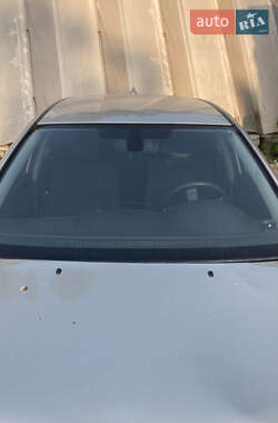 Хетчбек Toyota Corolla 2006 в 