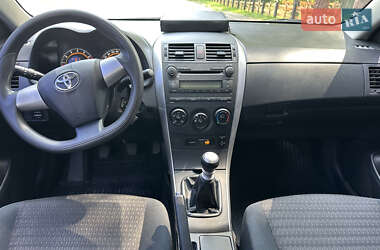 Седан Toyota Corolla 2012 в 