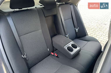 Седан Toyota Corolla 2010 в 