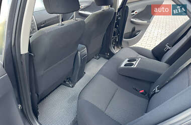 Седан Toyota Corolla 2010 в 