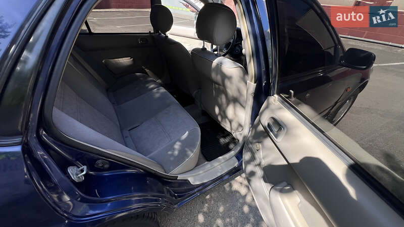 Седан Toyota Corolla 2000 в Одессе