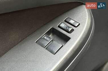 Седан Toyota Corolla 2008 в Охтирці