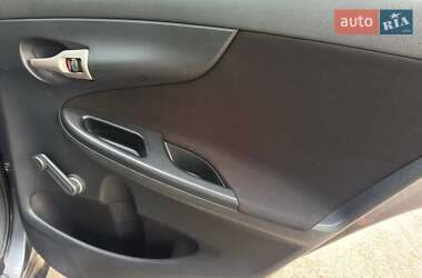 Седан Toyota Corolla 2008 в Охтирці