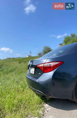 Седан Toyota Corolla 2017 в 