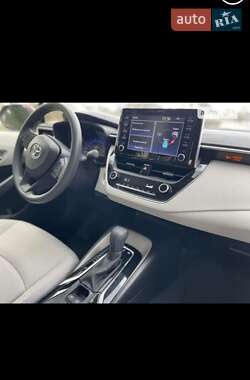 Седан Toyota Corolla 2019 в 