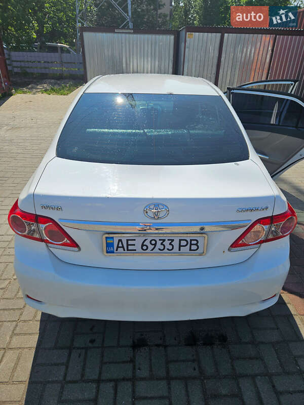 Седан Toyota Corolla 2013 в Желтых Водах