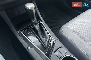 Седан Toyota Corolla 2015 в 