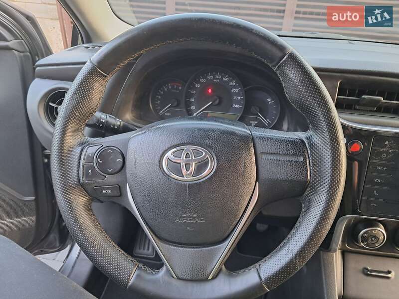 Седан Toyota Corolla 2018 в Рівному