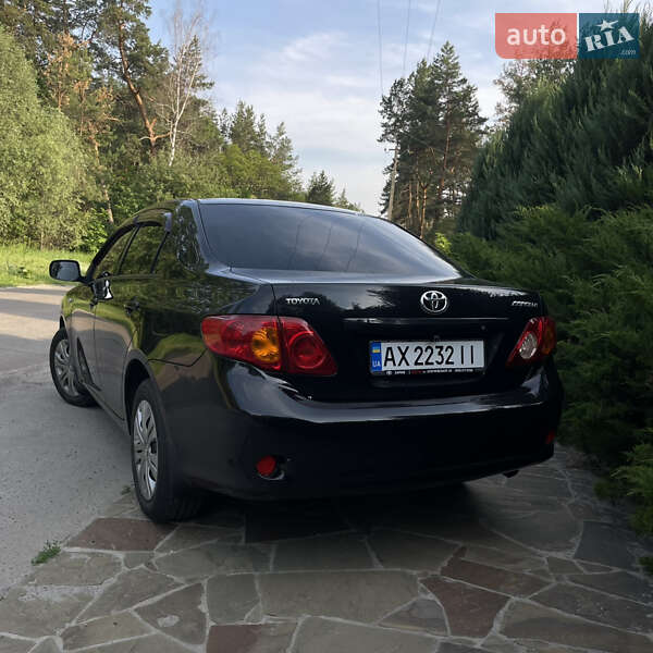 Седан Toyota Corolla 2008 в Змиеве