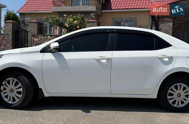 Седан Toyota Corolla 2017 в 