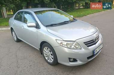 Седан Toyota Corolla 2010 в Ровно