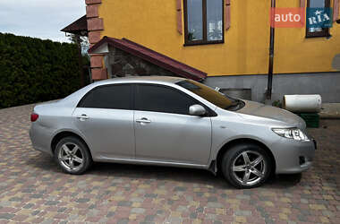 Седан Toyota Corolla 2008 в Городке