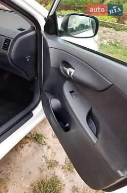 Седан Toyota Corolla 2012 в 