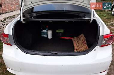 Седан Toyota Corolla 2012 в 