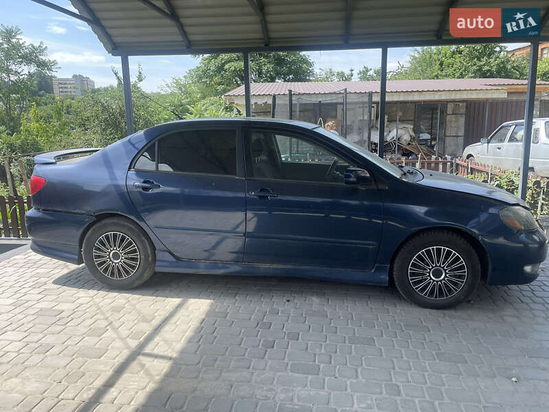 Toyota Corolla 2004