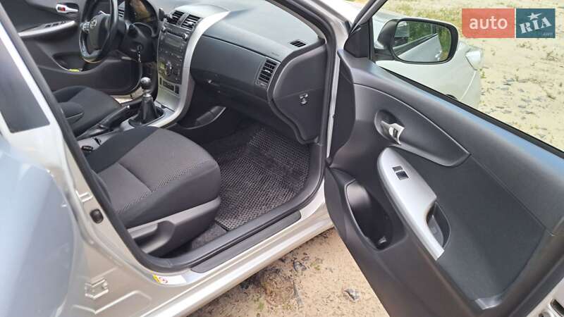 Седан Toyota Corolla 2011 в Киеве фото 16 Седан Toyota Corolla 2011 в Киеве