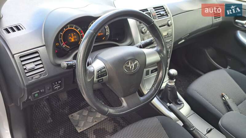 Седан Toyota Corolla 2011 в Киеве фото 17 Седан Toyota Corolla 2011 в Киеве