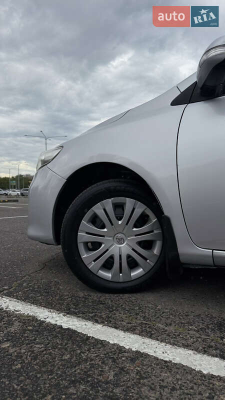 Седан Toyota Corolla 2010 в Днепре
