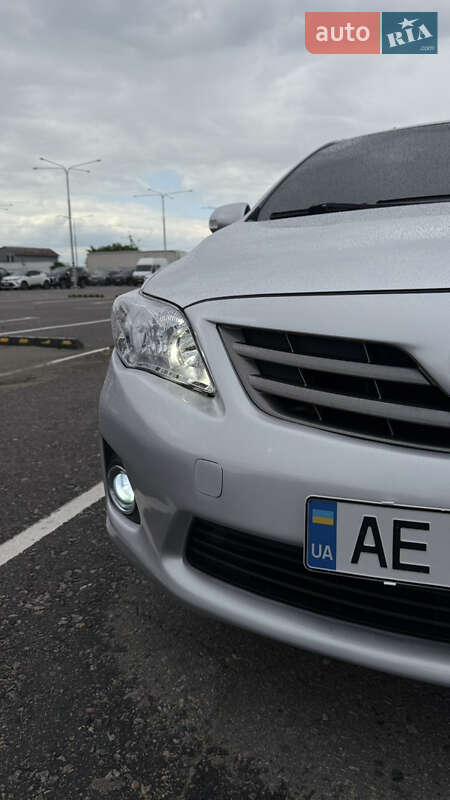 Седан Toyota Corolla 2010 в Днепре